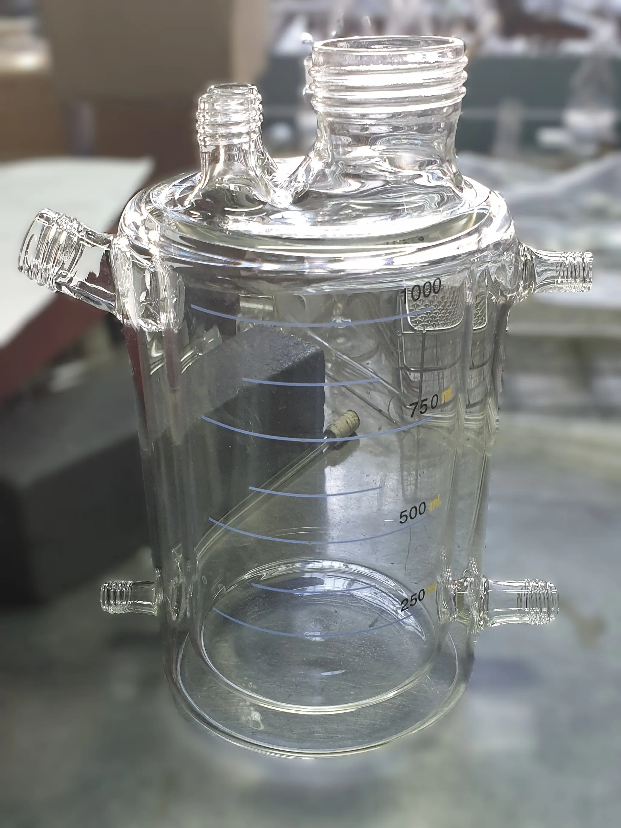 Reactor graduado de 1L cerrado