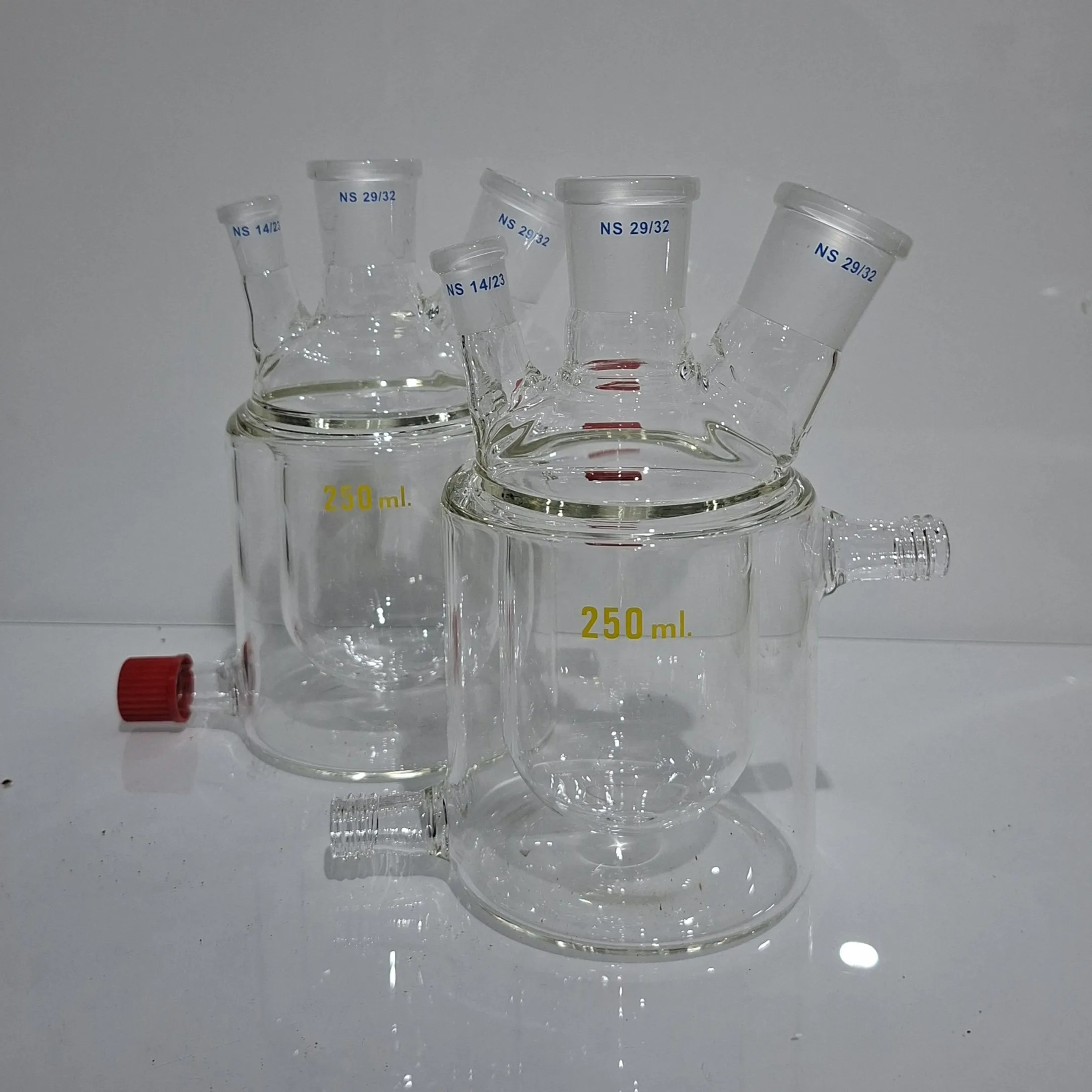 Vaso reactor con tapa